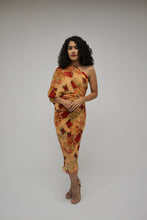 Load image into Gallery viewer, Dragones y Rosas multiuse wrap